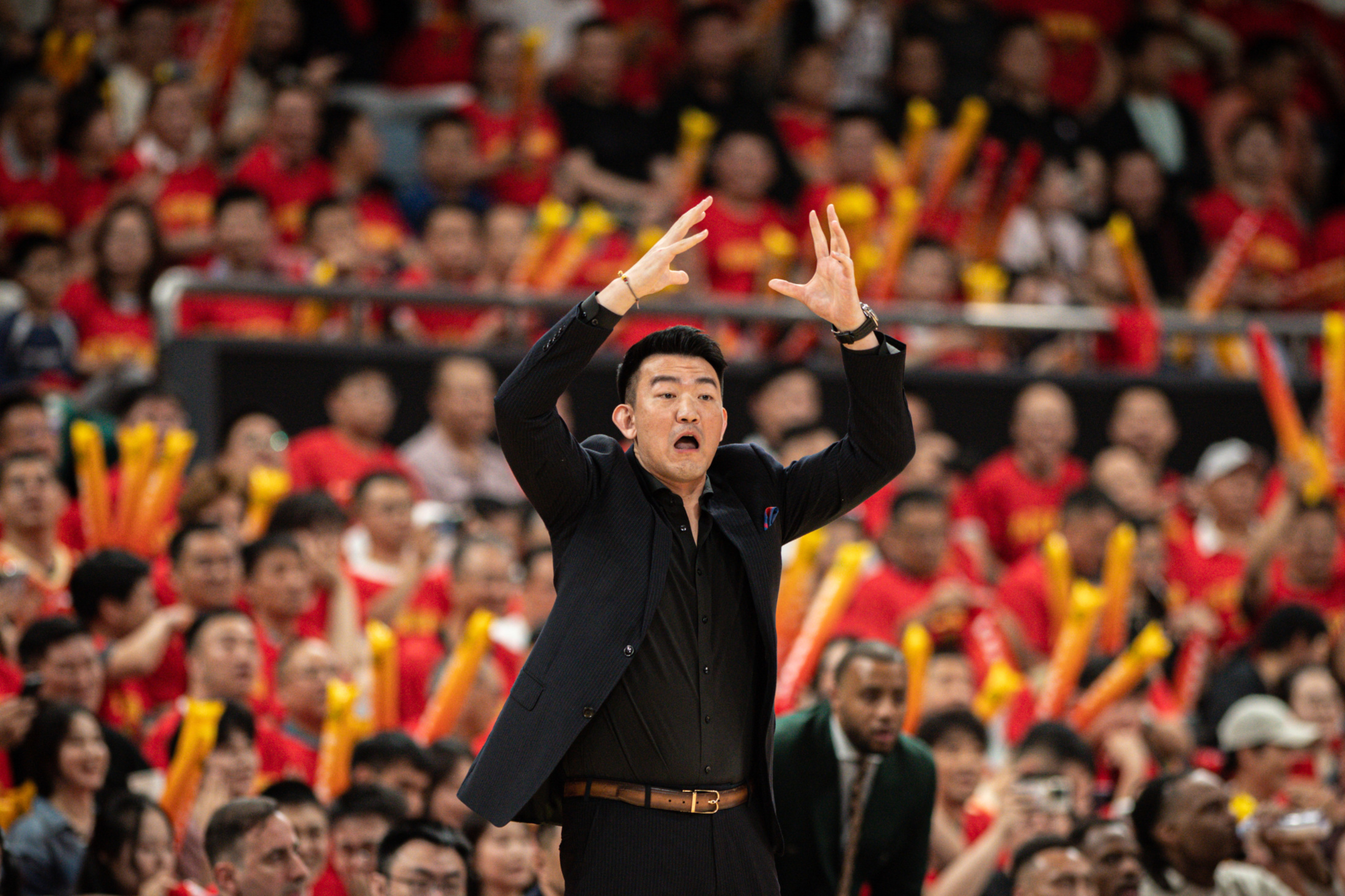 虎扑-关于全明星赛赛前再迎强敌，深圳男篮迎来里程碑，主帅态度——媒体盛赞，身体对抗强度拉满的信息