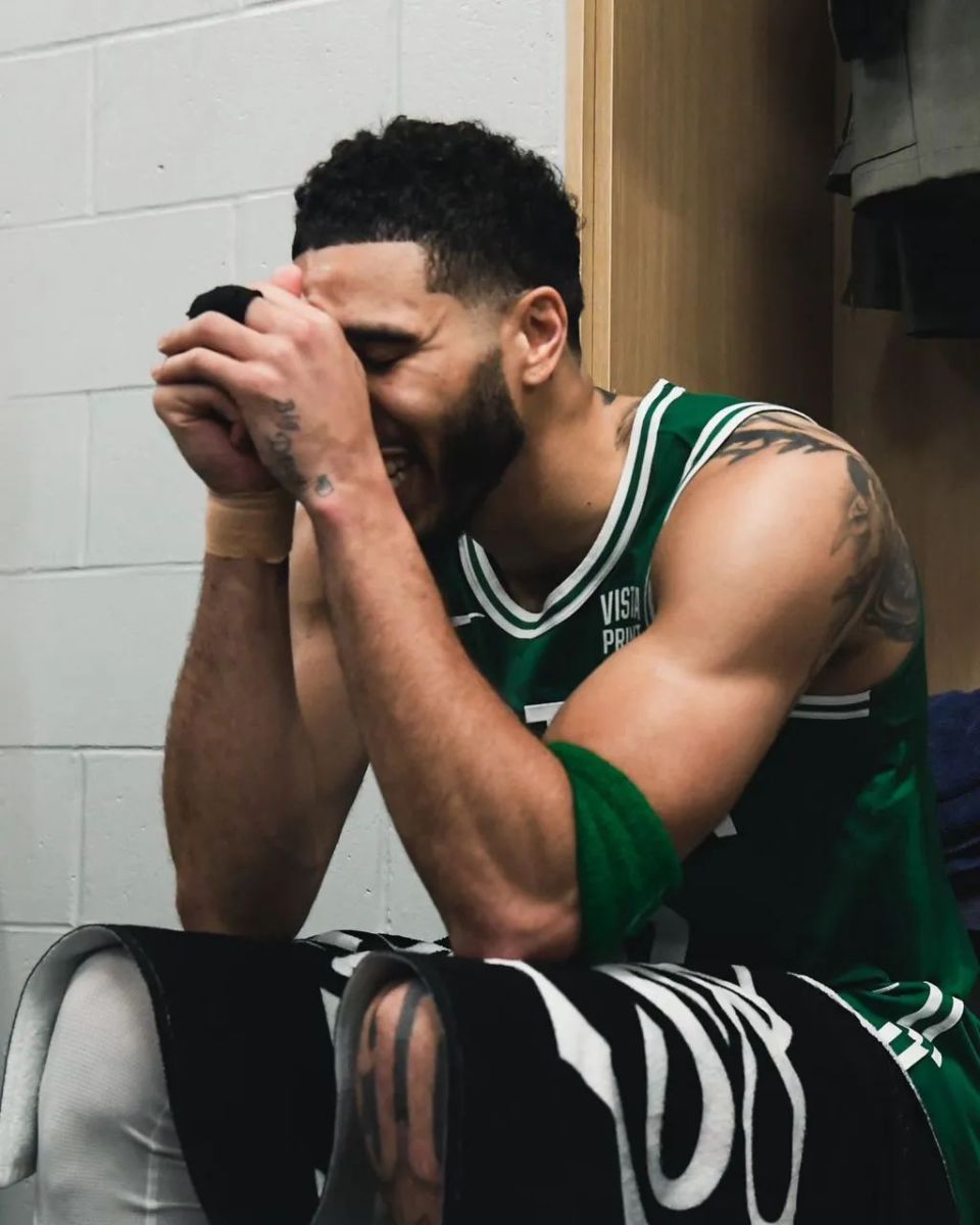 虎扑体育-包含塔图姆在尤文图斯比赛中回归赛场，高光表现引发热议！的词条