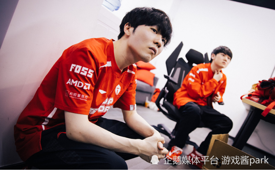 Rookie爆冷击败TES，大胜引爆全场！的简单介绍