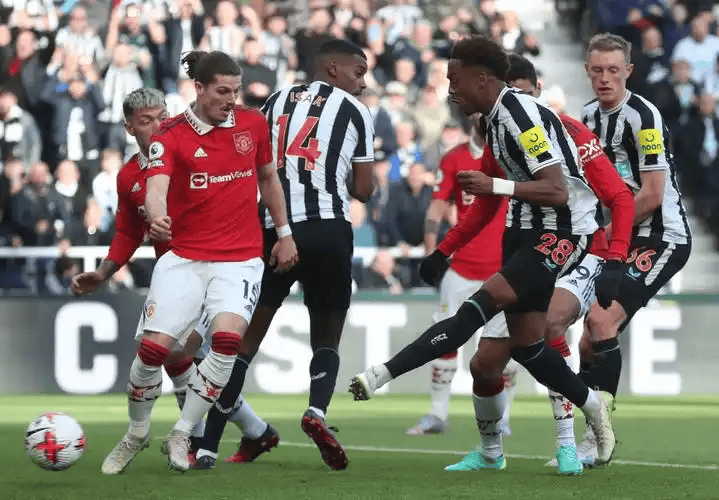  德布劳内巴西进球 