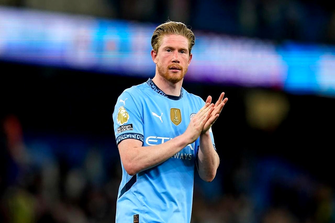 德布劳内在TL比赛中战术调整，回归赛场引发热议！的简单介绍