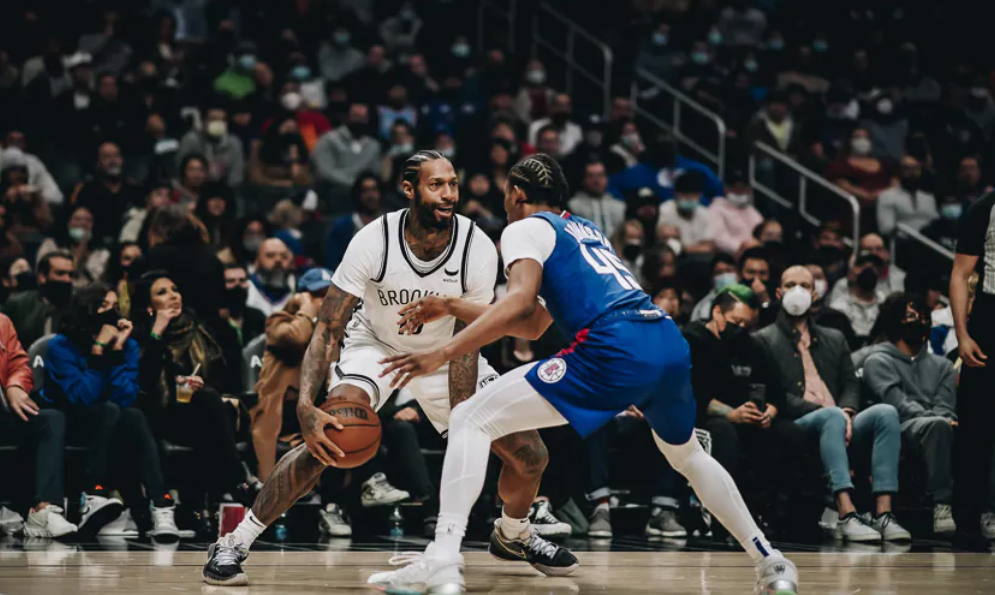 Faker在快船比赛中大胜，关键助攻引发热议！的简单介绍